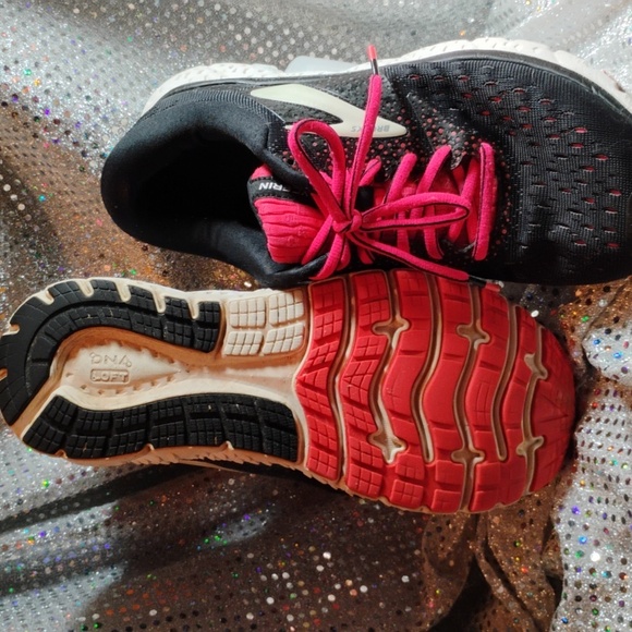 Brooks Black and Pink Athletic Shoes - Picture 3 of 6